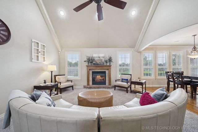 12225 S Glen Court, Jenks, OK 74037