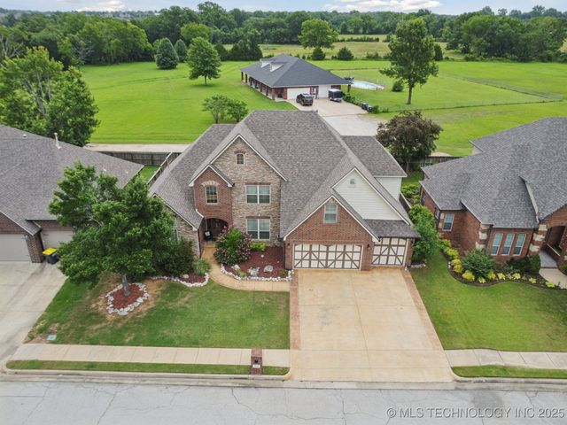 12225 S Glen Court, Jenks, OK 74037
