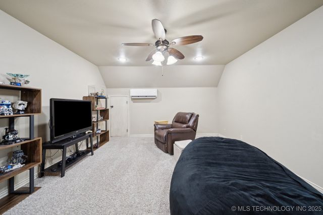 12225 S Glen Court, Jenks, OK 74037