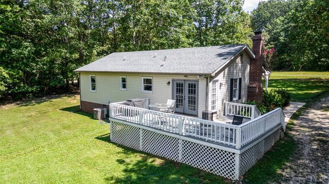 3105 Horseshoe Road, Appomattox, VA 24522