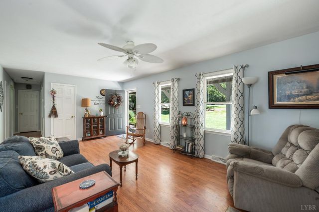 3105 Horseshoe Road, Appomattox, VA 24522