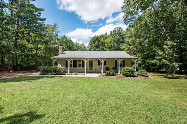 3105 Horseshoe Road, Appomattox, VA 24522