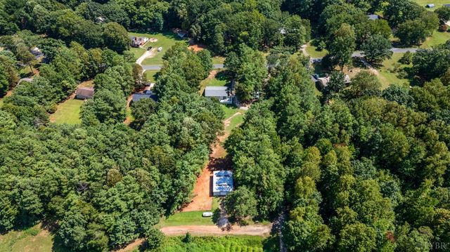 3105 Horseshoe Road, Appomattox, VA 24522