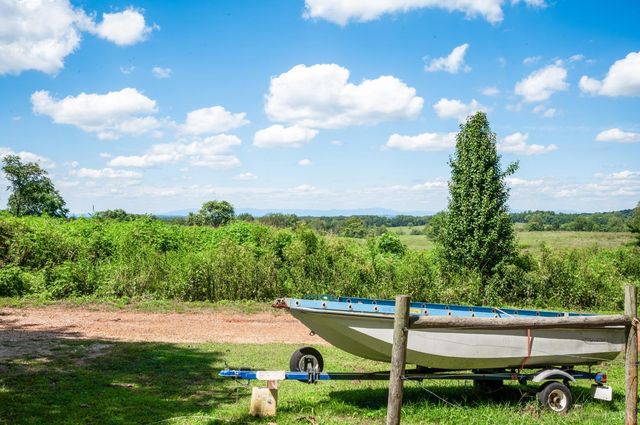 3105 Horseshoe Road, Appomattox, VA 24522