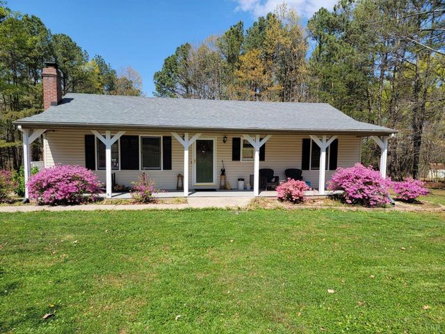 3105 Horseshoe Road, Appomattox, VA 24522