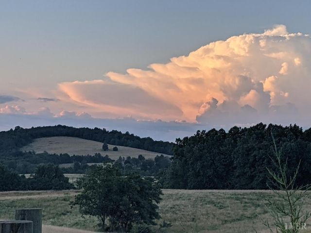 3105 Horseshoe Road, Appomattox, VA 24522