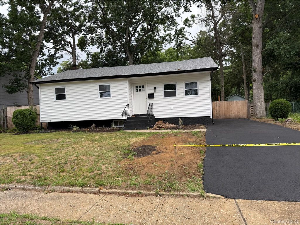 221 State Avenue, Wyandanch, NY 11798