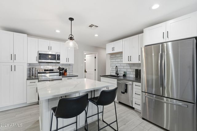 6413 E PARKVIEW Drive, Scottsdale, AZ 85257