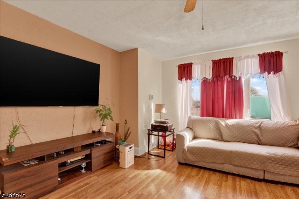 457 Maple Ave, Elizabeth City, NJ 07202 — photo 4