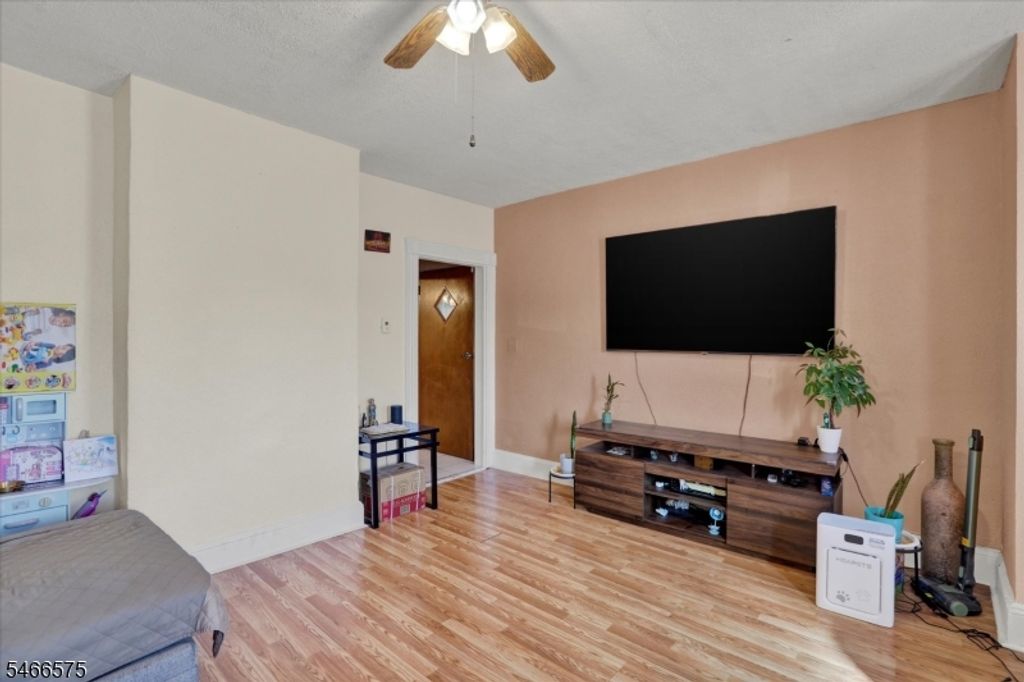 457 Maple Ave, Elizabeth City, NJ 07202 — photo 5