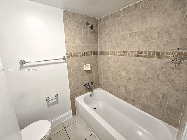 4334 NW 9th Ave 9-1B, Deerfield Beach, FL 33064