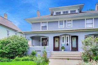 808 N Spring Street 808, Elgin, IL 60120