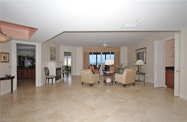 8787 Bay Colony DR # 906, Naples, FL 34108