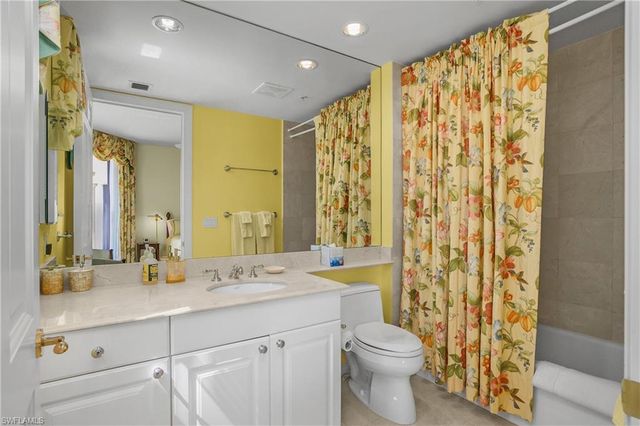 8787 Bay Colony DR 906, Naples, FL 34108