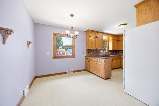 1951 Fremont Avenue E, Saint Paul, MN 55119