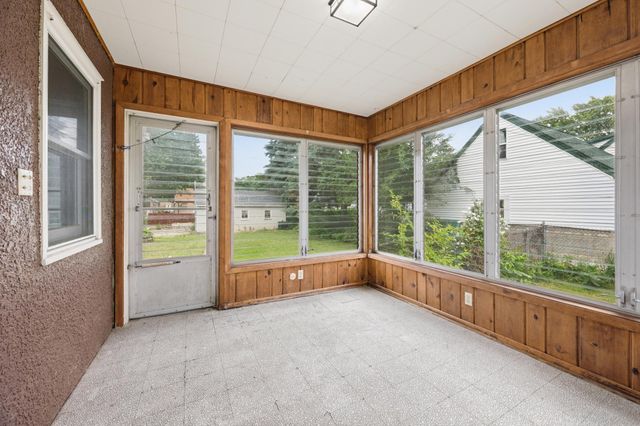 1951 Fremont Avenue E, Saint Paul, MN 55119
