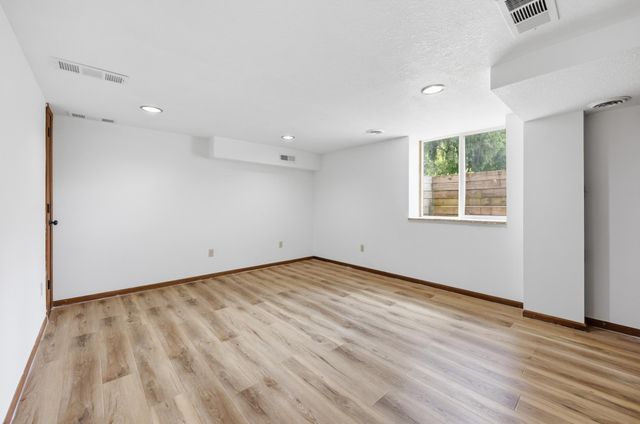1951 Fremont Avenue E, Saint Paul, MN 55119