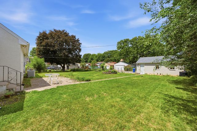 1951 Fremont Avenue E, Saint Paul, MN 55119