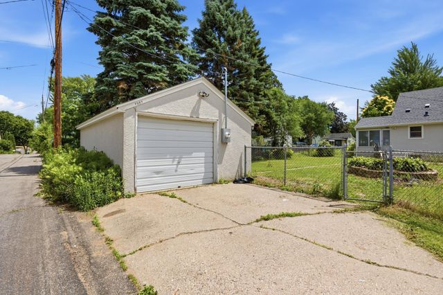1951 Fremont Avenue E, Saint Paul, MN 55119
