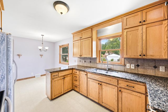 1951 Fremont Avenue E, Saint Paul, MN 55119