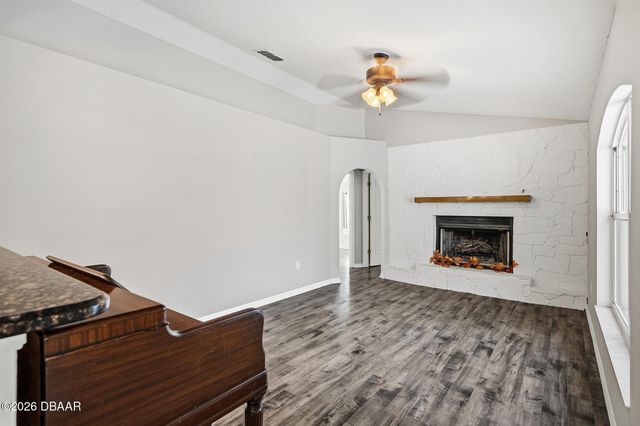 610 N Summit Avenue, Lake Helen, FL 32744