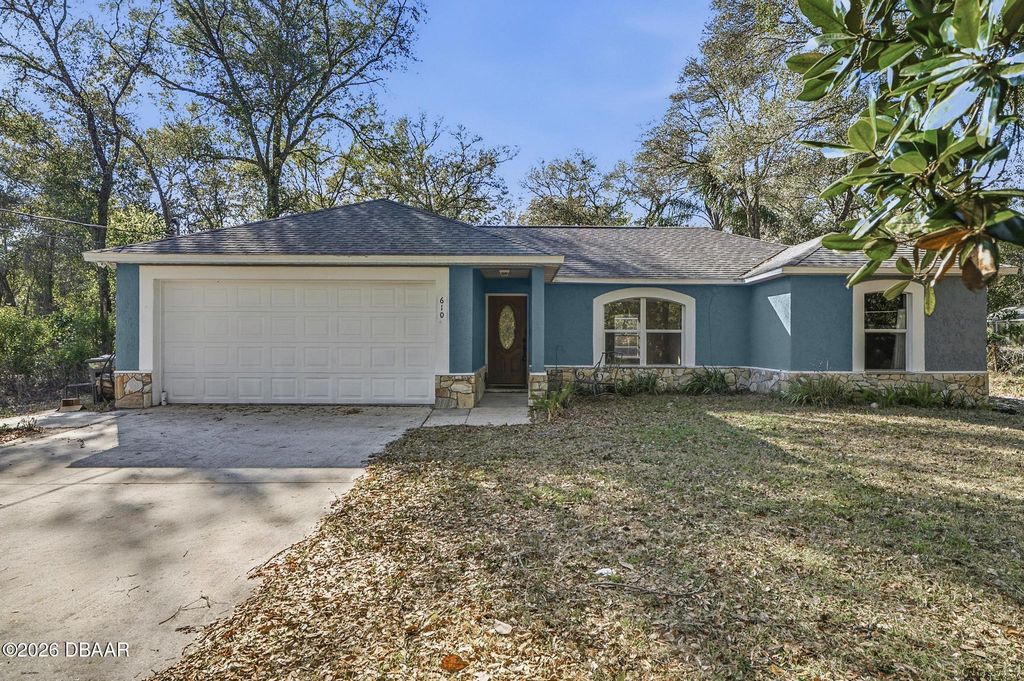 610 N Summit Avenue, Lake Helen, FL 32744