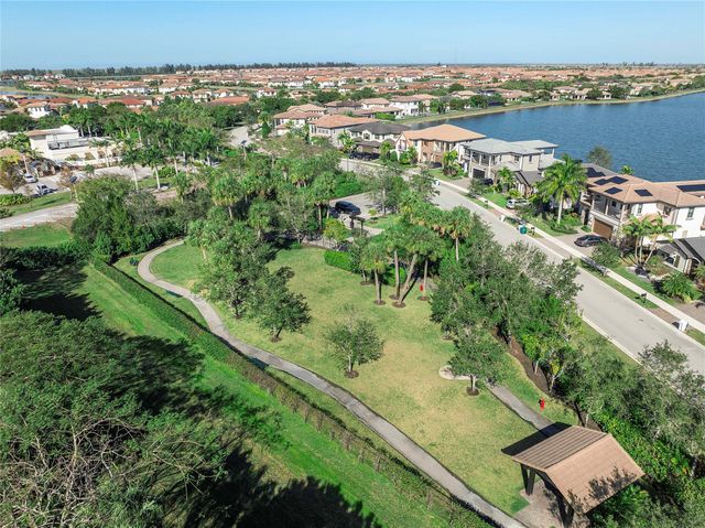 11425 Watercrest Cir, Parkland, FL 33076