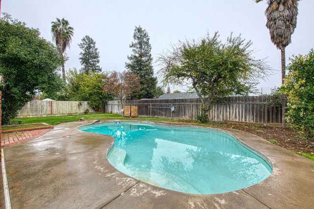 3362 W Celeste Avenue, Fresno, CA 93711