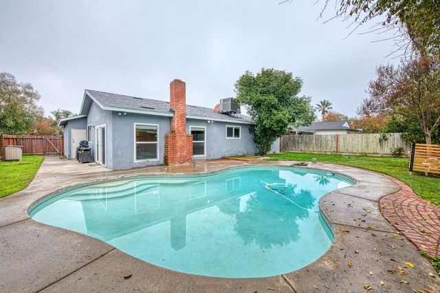 3362 W Celeste Avenue, Fresno, CA 93711