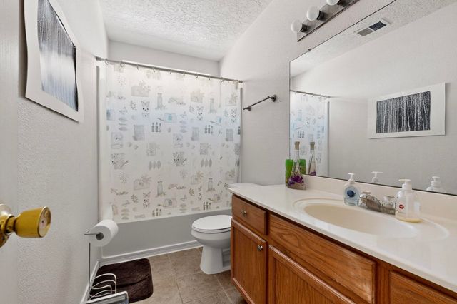 10400 GRIFFON Drive NW, Albuquerque, NM 87114