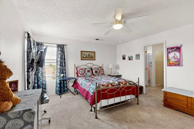 10400 GRIFFON Drive NW, Albuquerque, NM 87114