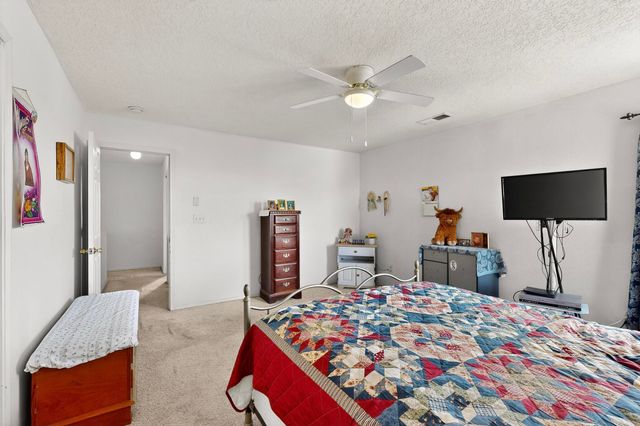 10400 GRIFFON Drive NW, Albuquerque, NM 87114