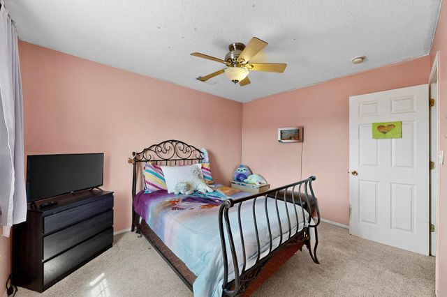 10400 GRIFFON Drive NW, Albuquerque, NM 87114