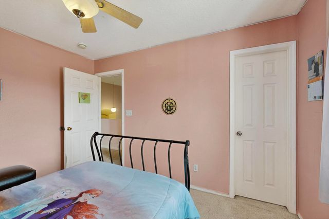 10400 GRIFFON Drive NW, Albuquerque, NM 87114