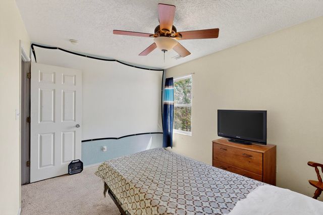 10400 GRIFFON Drive NW, Albuquerque, NM 87114