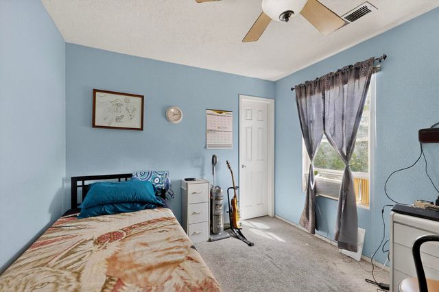 10400 GRIFFON Drive NW, Albuquerque, NM 87114