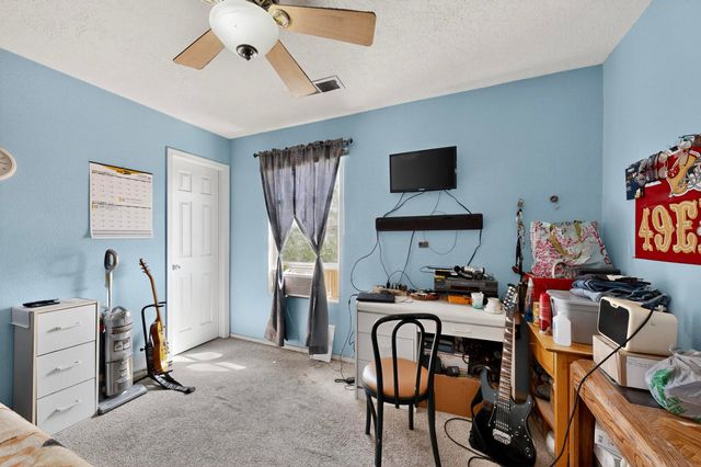 10400 GRIFFON Drive NW, Albuquerque, NM 87114