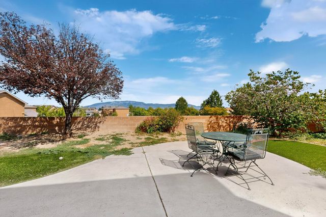 10400 GRIFFON Drive NW, Albuquerque, NM 87114