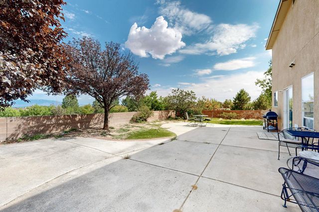 10400 GRIFFON Drive NW, Albuquerque, NM 87114