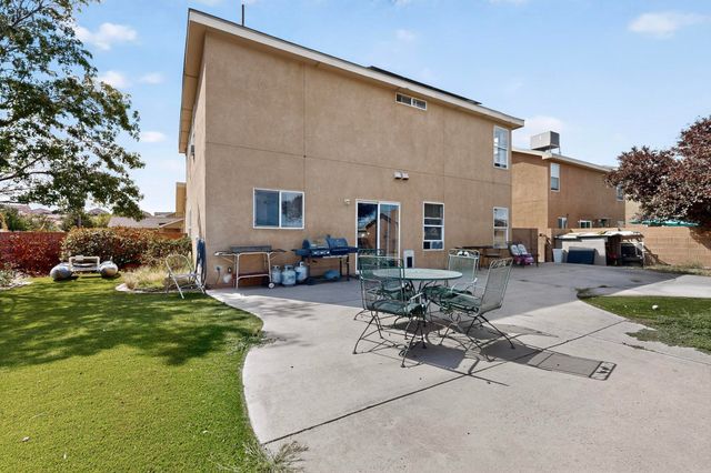 10400 GRIFFON Drive NW, Albuquerque, NM 87114