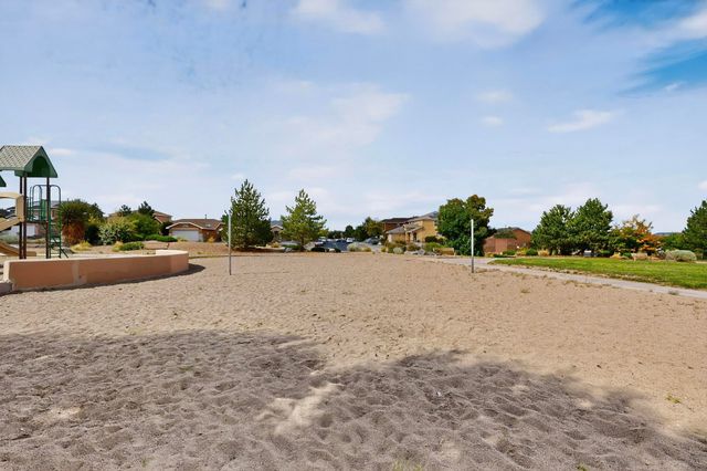10400 GRIFFON Drive NW, Albuquerque, NM 87114