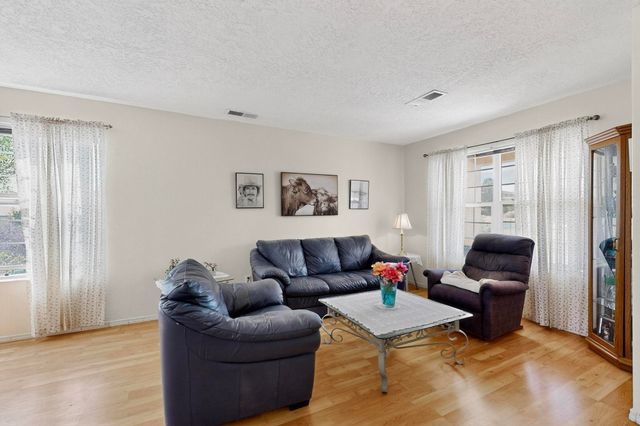 10400 GRIFFON Drive NW, Albuquerque, NM 87114