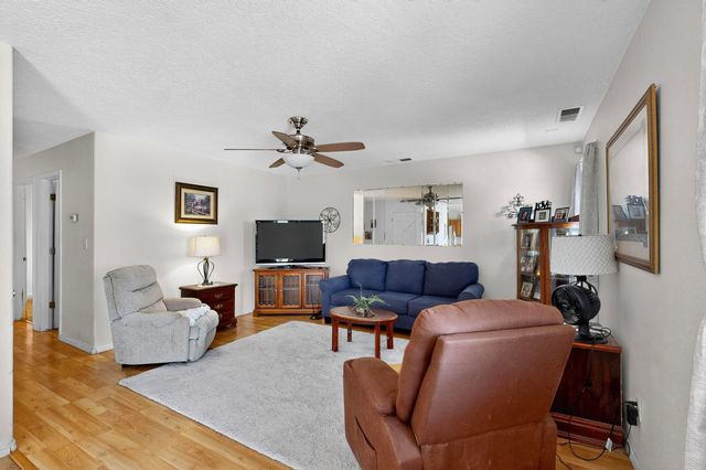 10400 GRIFFON Drive NW, Albuquerque, NM 87114