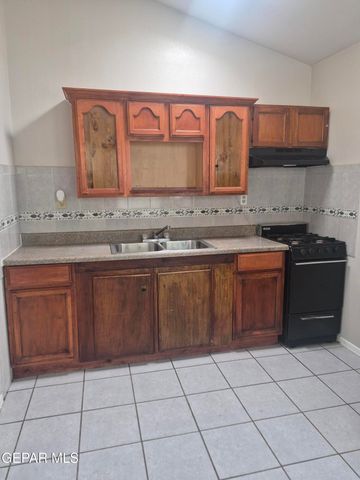 3915 Mobile Avenue 3, El Paso, TX 79930