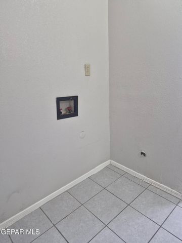 3915 Mobile Avenue 3, El Paso, TX 79930