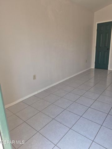 3915 Mobile Avenue 3, El Paso, TX 79930