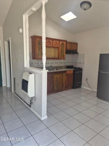 3915 Mobile Avenue 3, El Paso, TX 79930