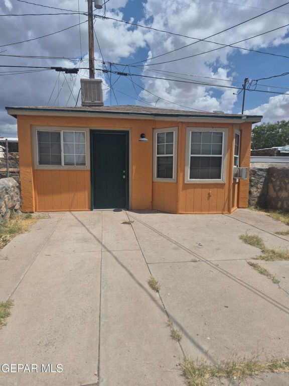 3915 Mobile Avenue 3, El Paso, TX 79930