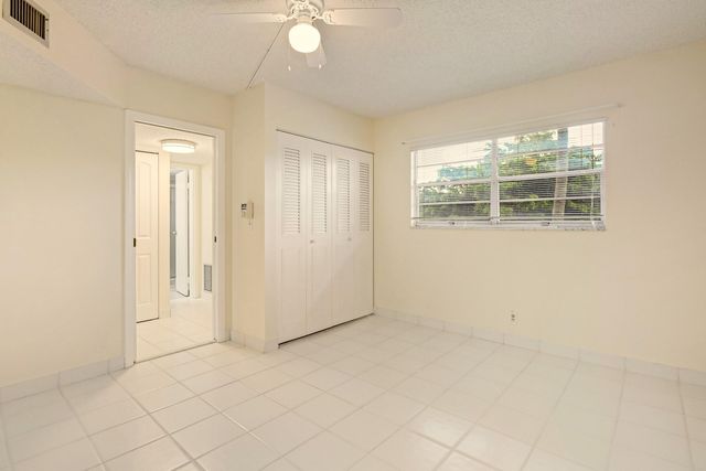 3810 Via Poinciana 404, Greenacres, FL 33467