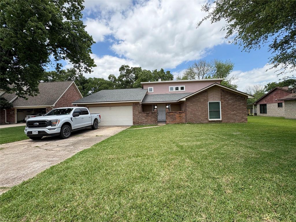 508 Pin Oak Drive, Baytown, TX 77520